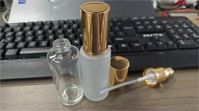 ●Помпа и крышка, золотой цвет, для атомайзера, 50мл ET078 - фото 21287